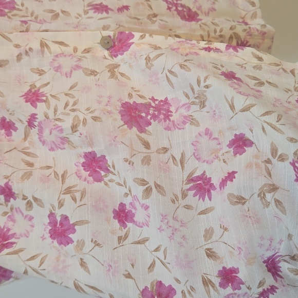 LC Lauren Conrad Floral Blouse in Pink and Cream - Picture 8 of 8